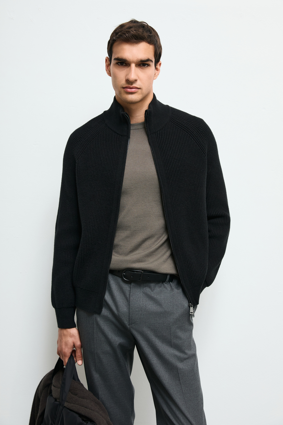 Ardan Strickjacke aus Baumwollmischung mit Reißverschluss und Stehkragen Schwarz - LUFIAN