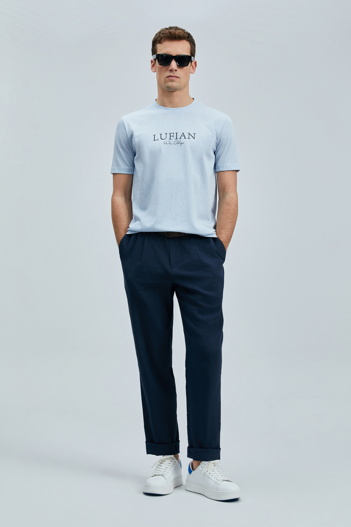 Love Modernes Grafik-T-Shirt Blau - LUFIAN