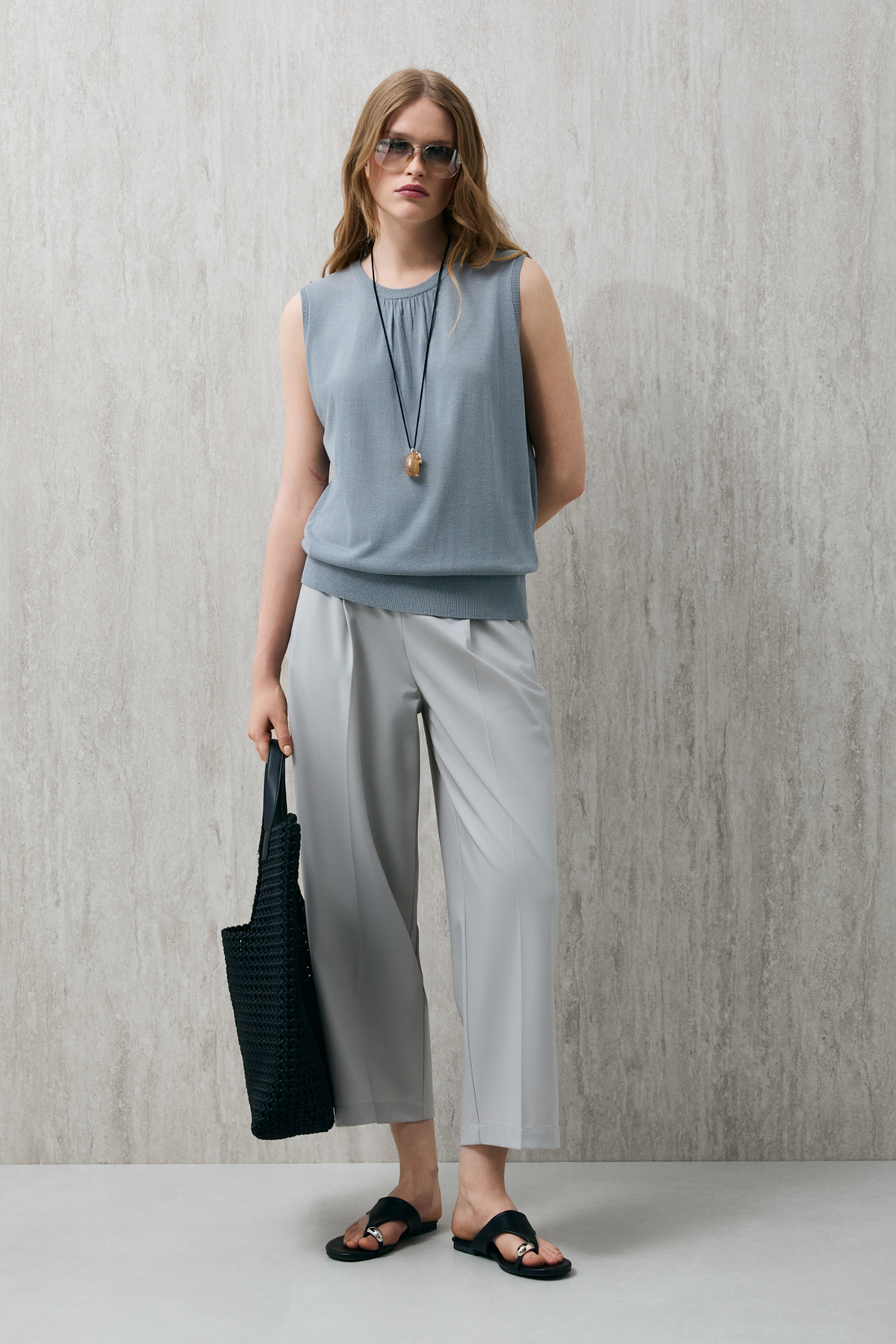 35% Acrylıc 27% Polyester 21%ptt 9% Nylon 6% Camel 2% Spandex Woman Knıtwear Tank Top Blue - Lufian (1)